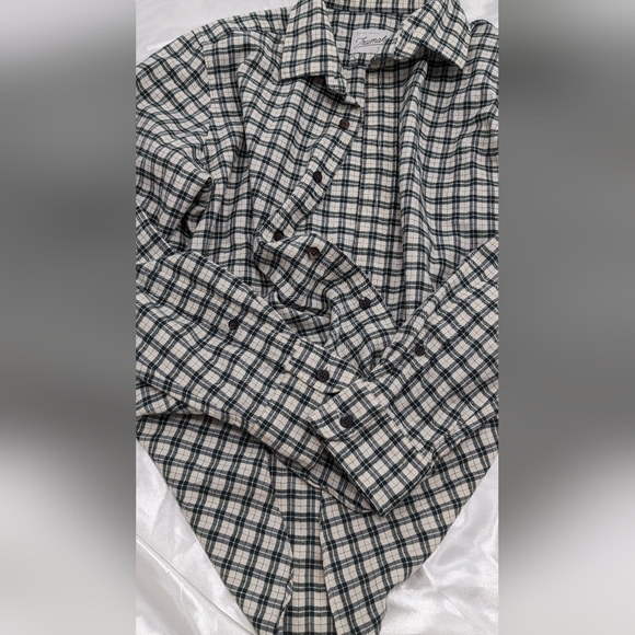 Trumaker and Co Men's Large Green/White Collared Roll-Tab Button-Down Flannel - Picture 3 of 7